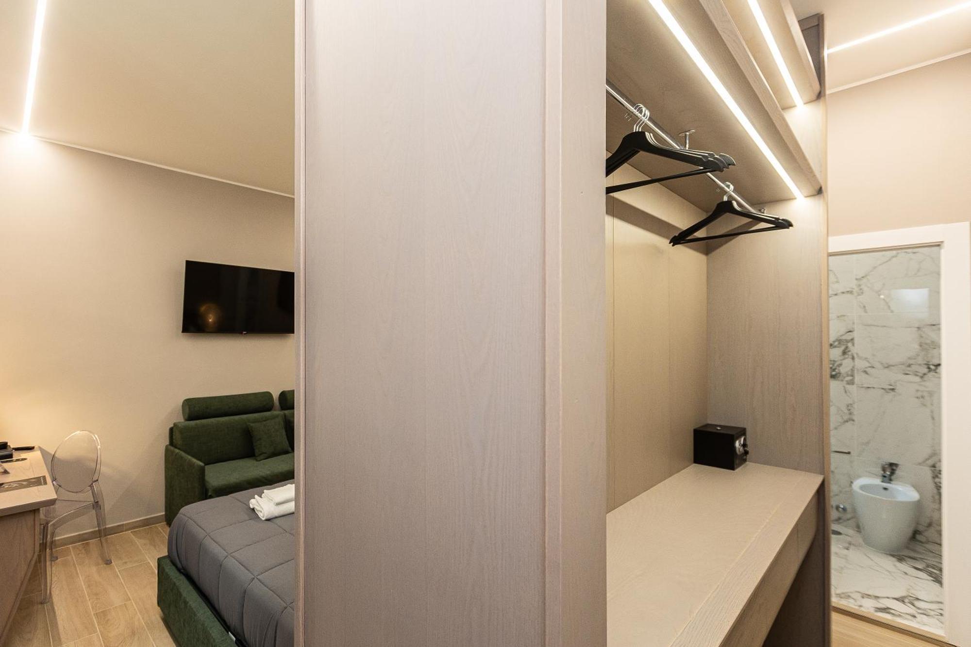 Iron Luxury Rooms Rome Bagian luar foto